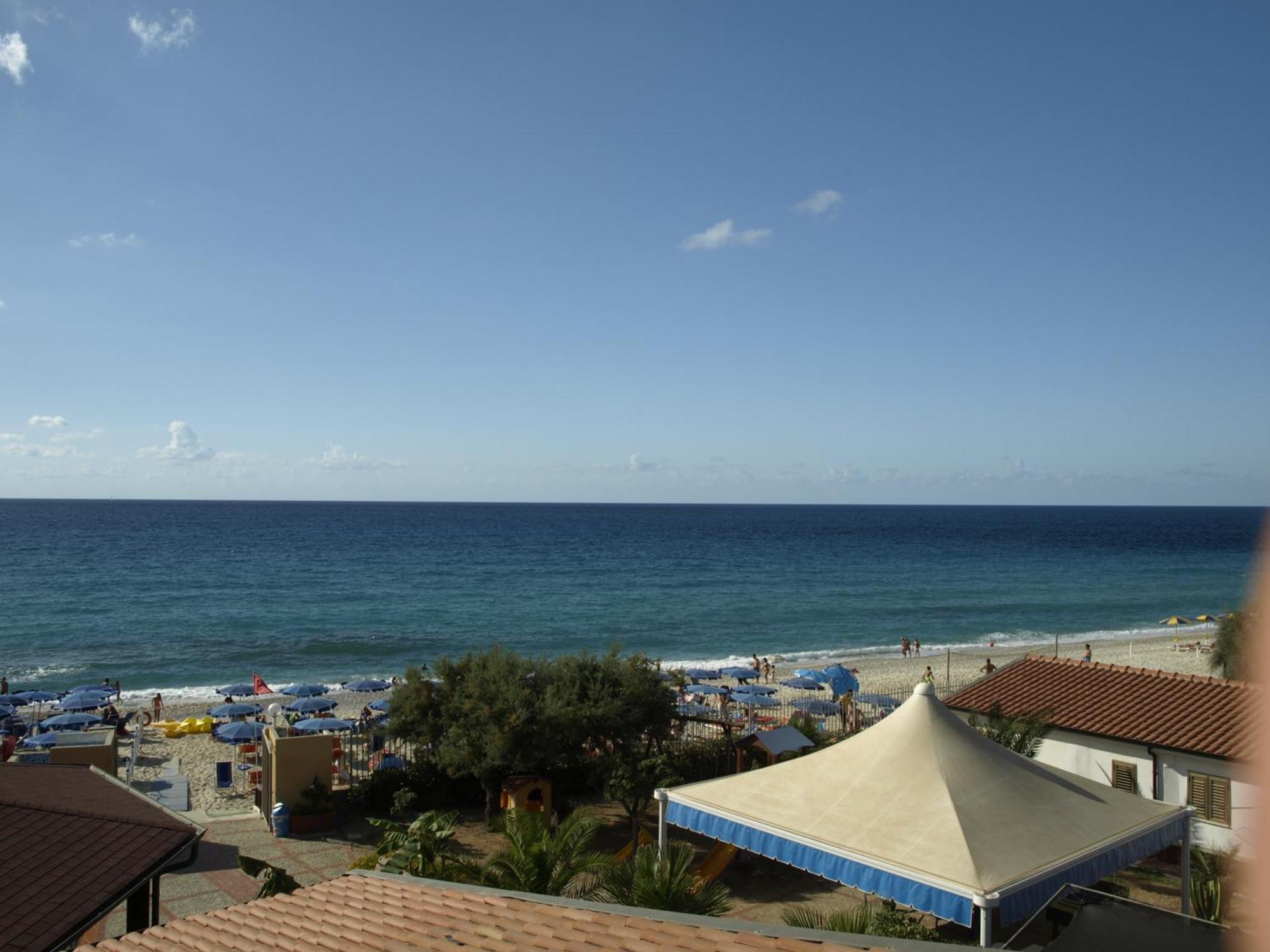 Residence Il Turistico Zambrone Dış mekan fotoğraf